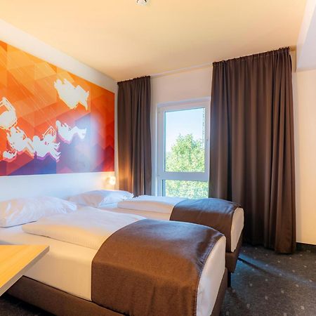 B&B Hotel Stuttgart-Bad Cannstatt Екстериор снимка