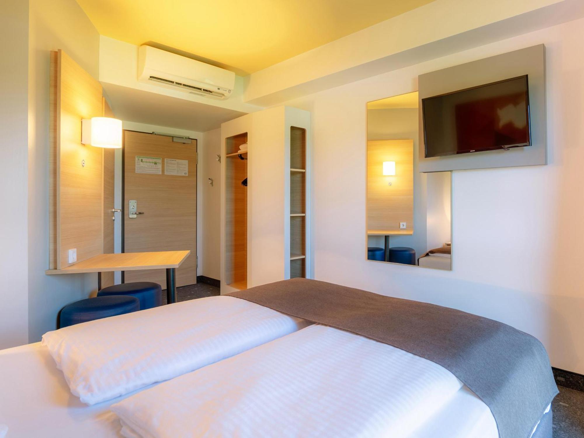 B&B Hotel Stuttgart-Bad Cannstatt Екстериор снимка