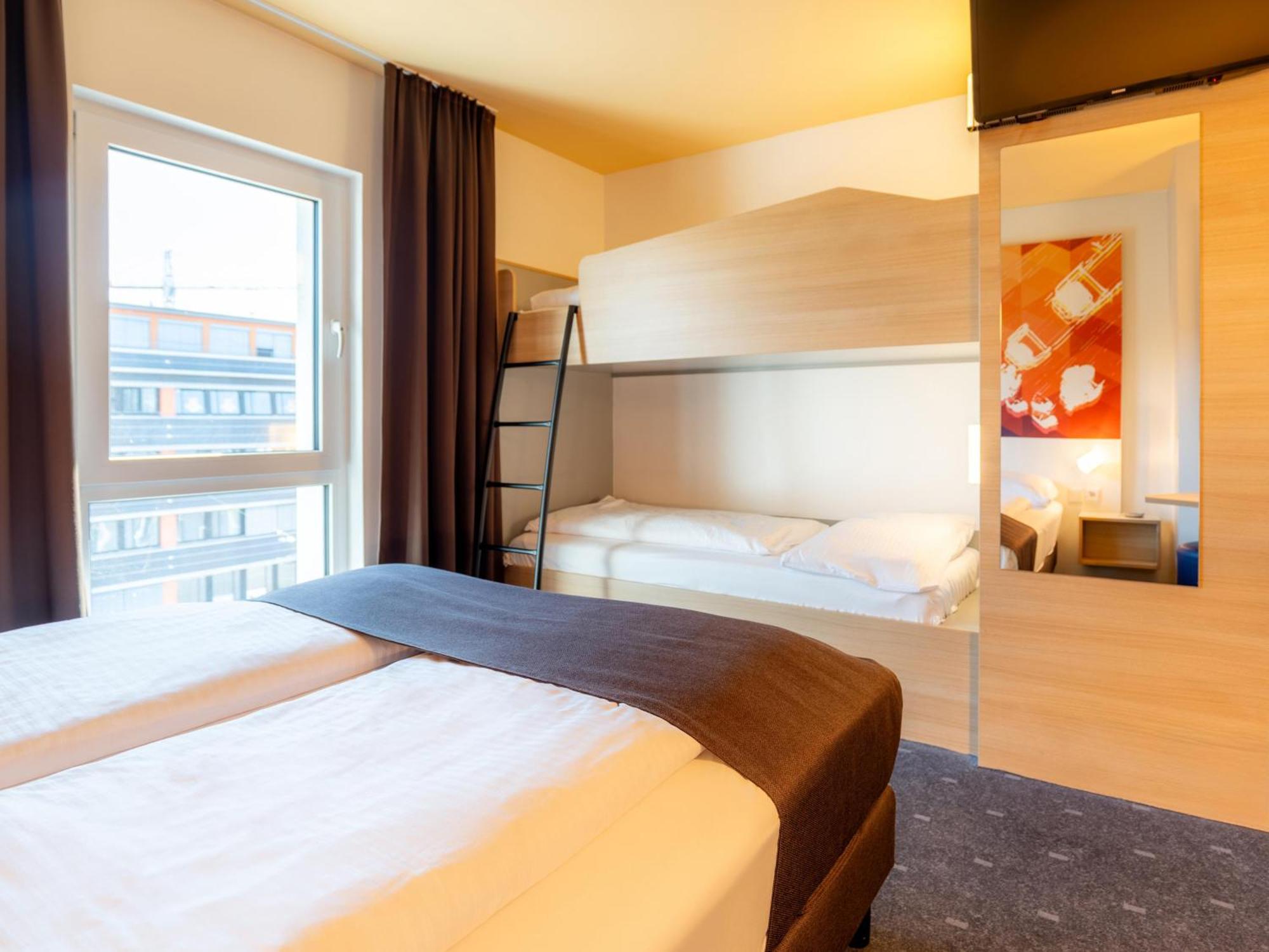 B&B Hotel Stuttgart-Bad Cannstatt Екстериор снимка