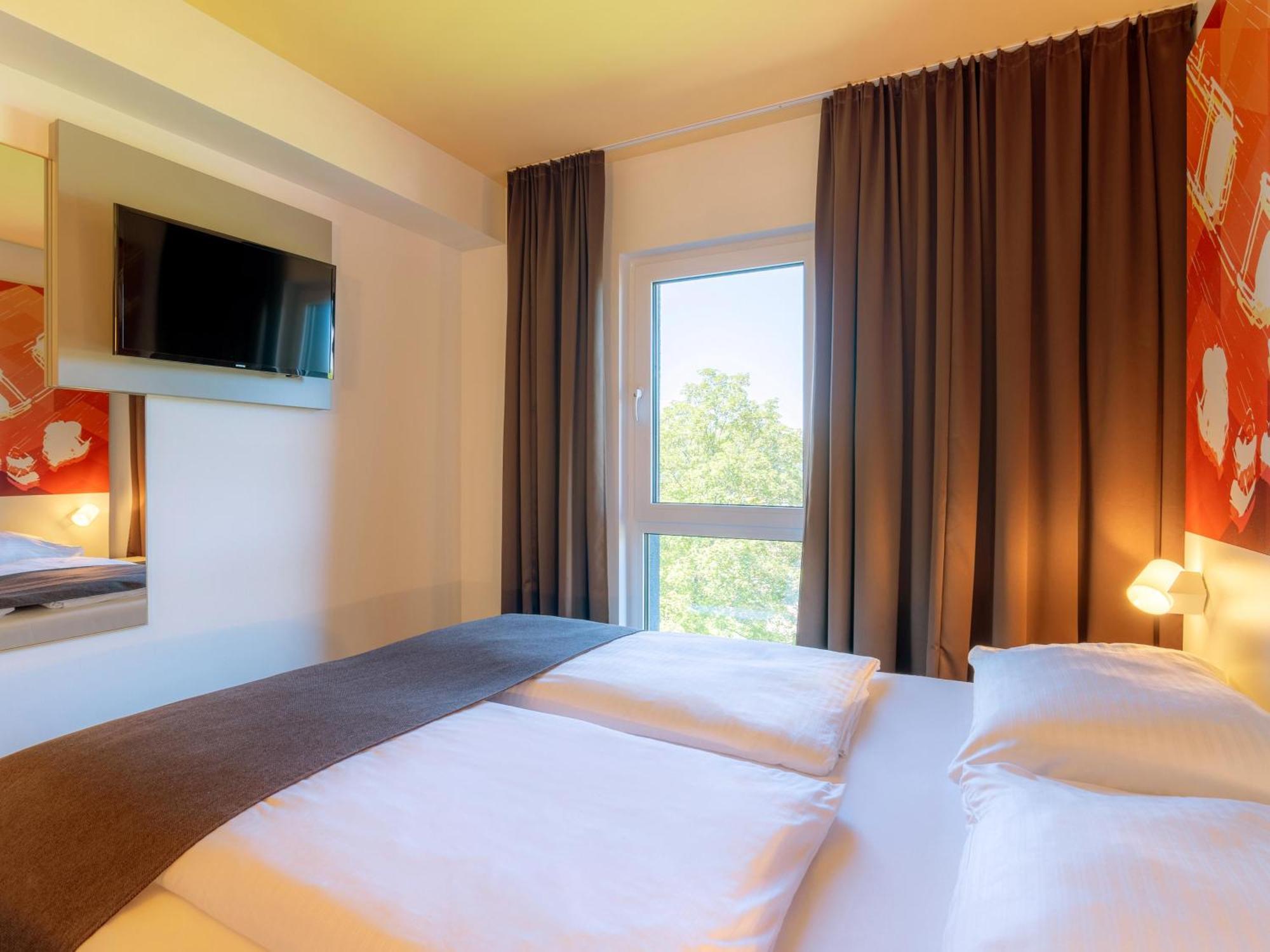 B&B Hotel Stuttgart-Bad Cannstatt Екстериор снимка