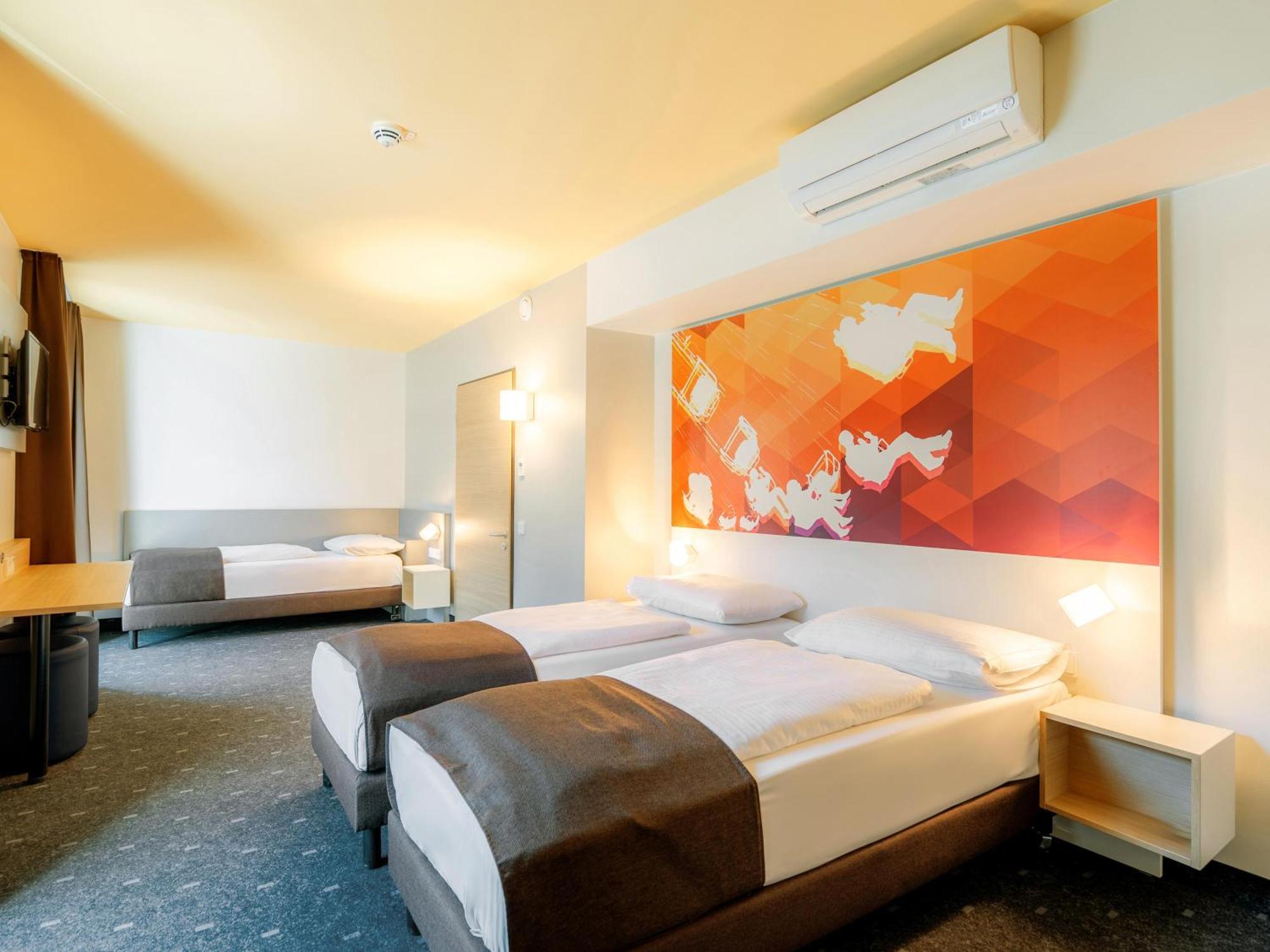 B&B Hotel Stuttgart-Bad Cannstatt Екстериор снимка