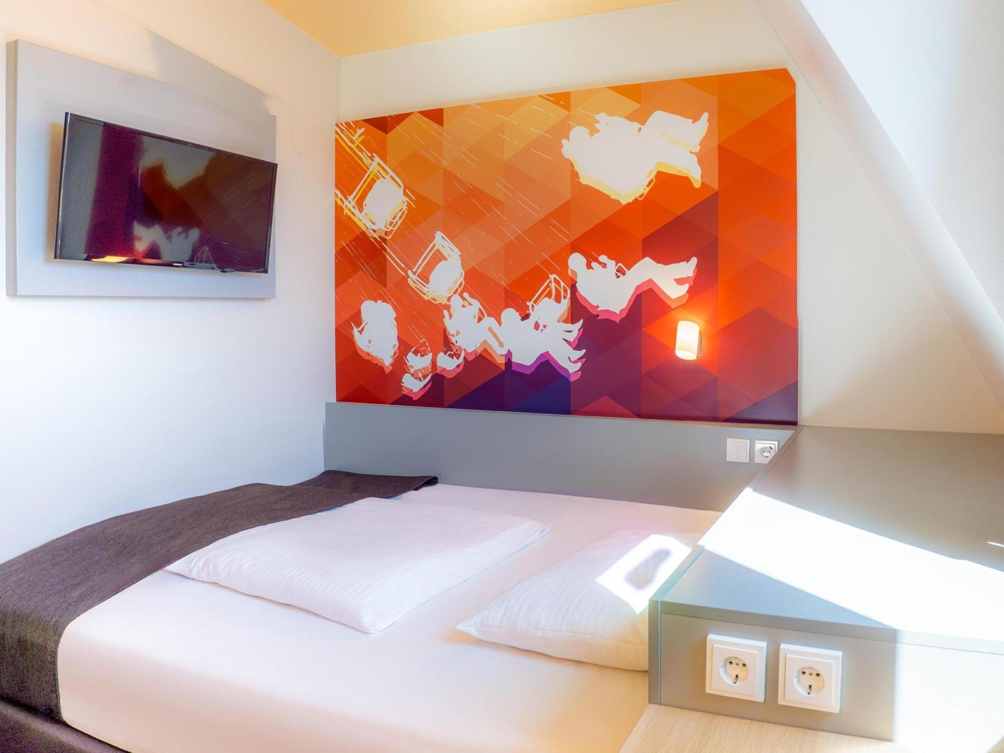 B&B Hotel Stuttgart-Bad Cannstatt Екстериор снимка