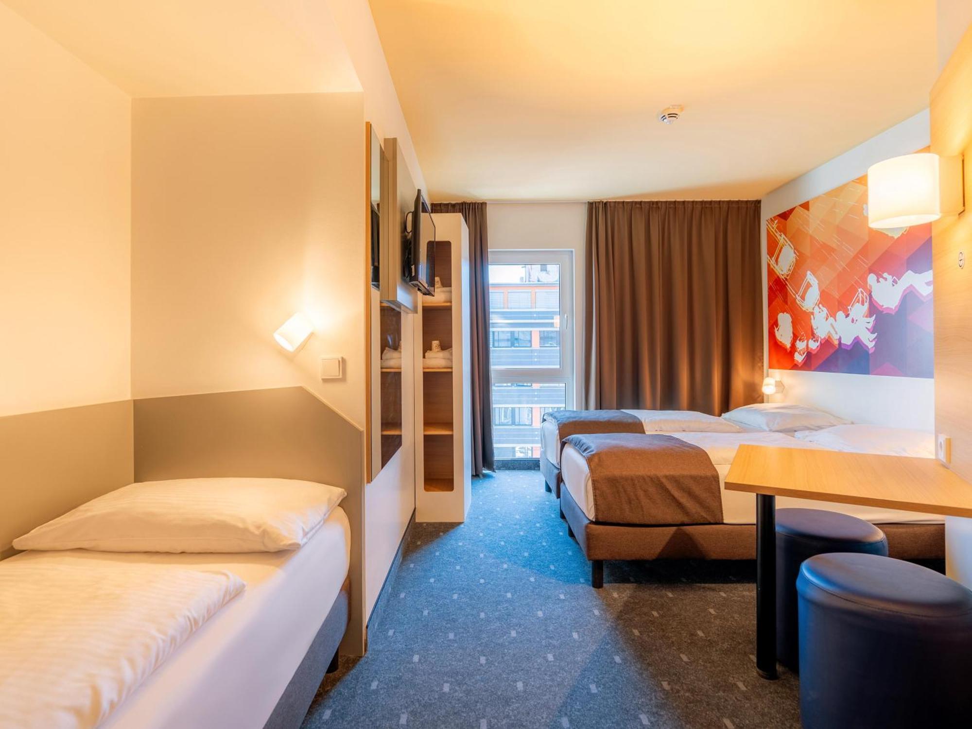 B&B Hotel Stuttgart-Bad Cannstatt Екстериор снимка