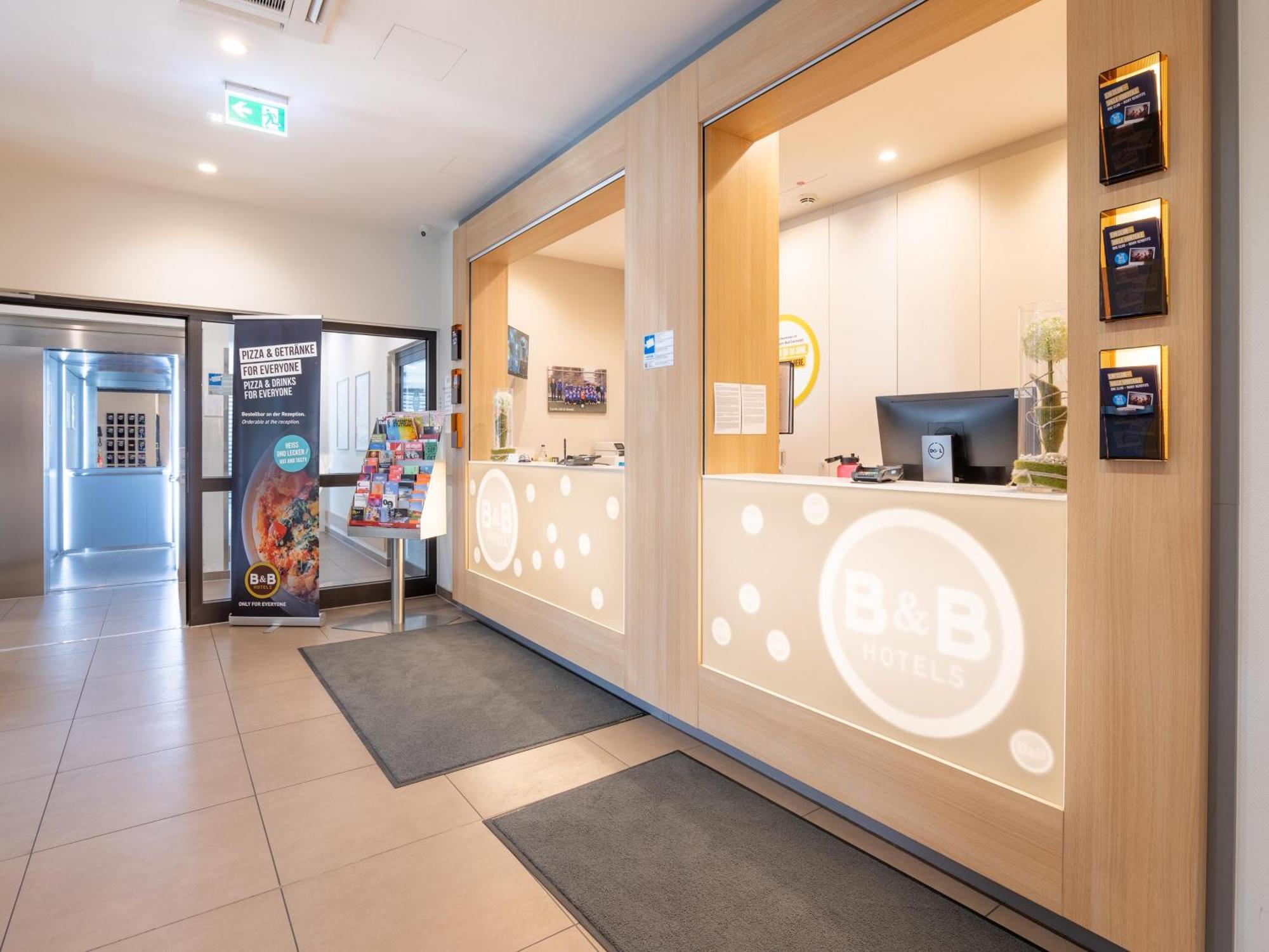 B&B Hotel Stuttgart-Bad Cannstatt Екстериор снимка
